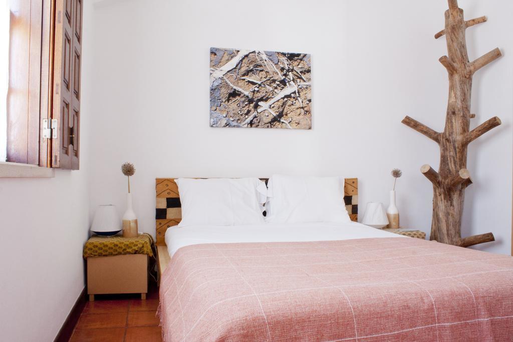 A Casa Da Arvore Bed and Breakfast Vila Nova de Milfontes Rum bild