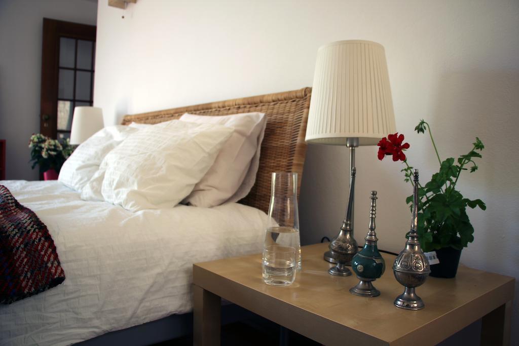 A Casa Da Arvore Bed and Breakfast Vila Nova de Milfontes Rum bild